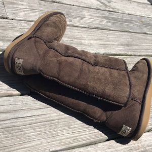 Ugg Brown Tall Boot Size 6